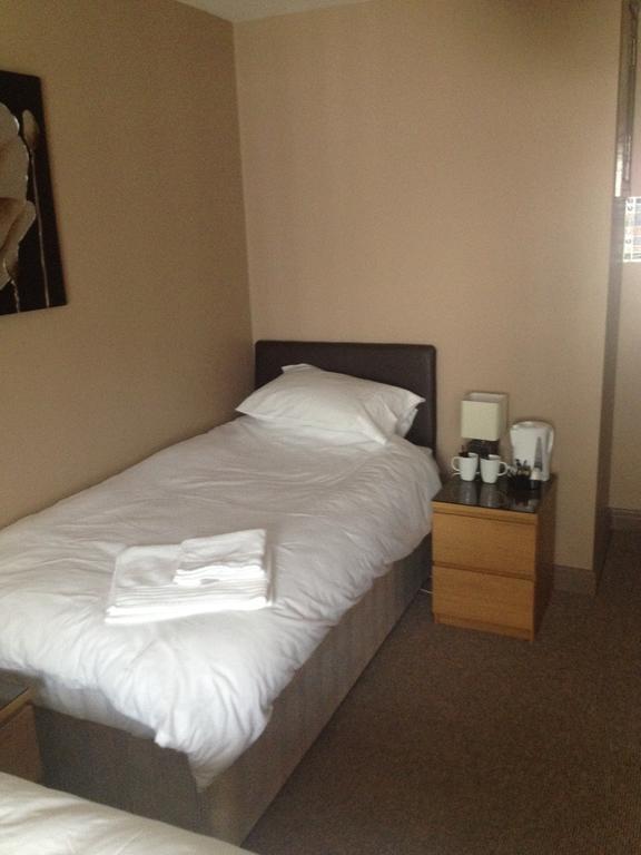 Coach & Horses Bed and Breakfast Tredegar Δωμάτιο φωτογραφία
